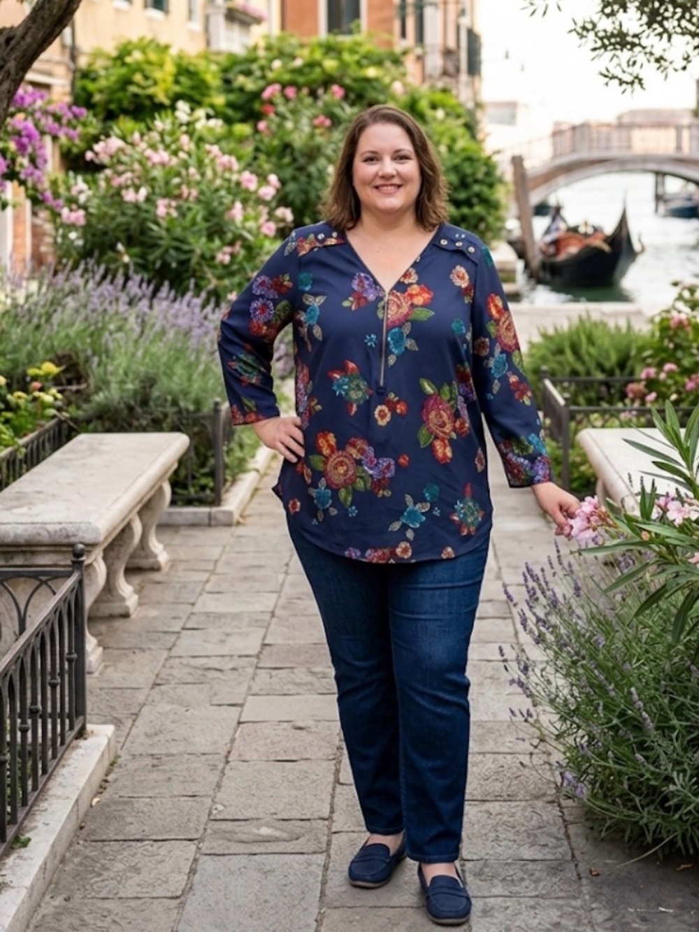 🎬MPH Floral Navy Tunic Top with Button /zipper Accents size 2X GUC.